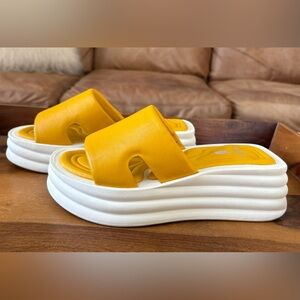 FRANCO SARTO Yellow Leather A-Vina Platform Slide Sandals